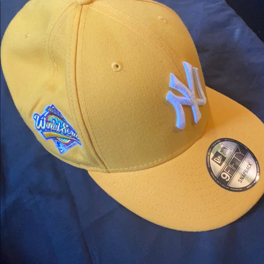 Yankee patchwork grey brim.